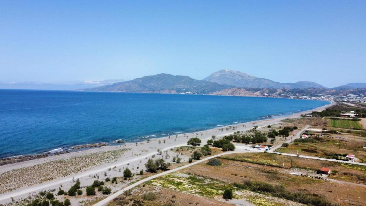 Villa Pnoe Seaside Kalamaki  Exteriér fotografie